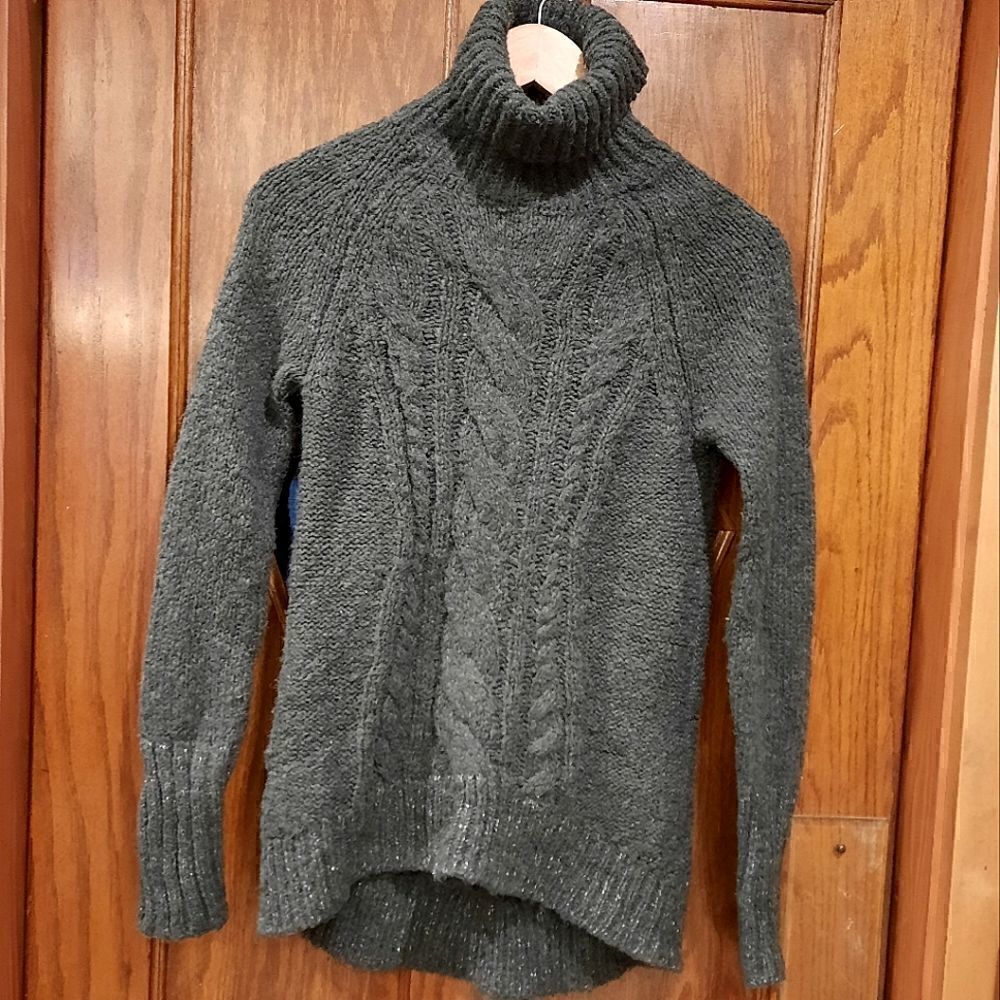 Simply Vera Wang Turtleneck Cable Knit Metallic High Low Sweater Grey Silver